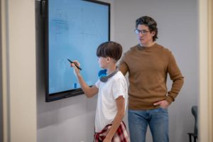 Why Is an Electronic Blackboard for Home Becoming Popular Among Homeschooling Families?